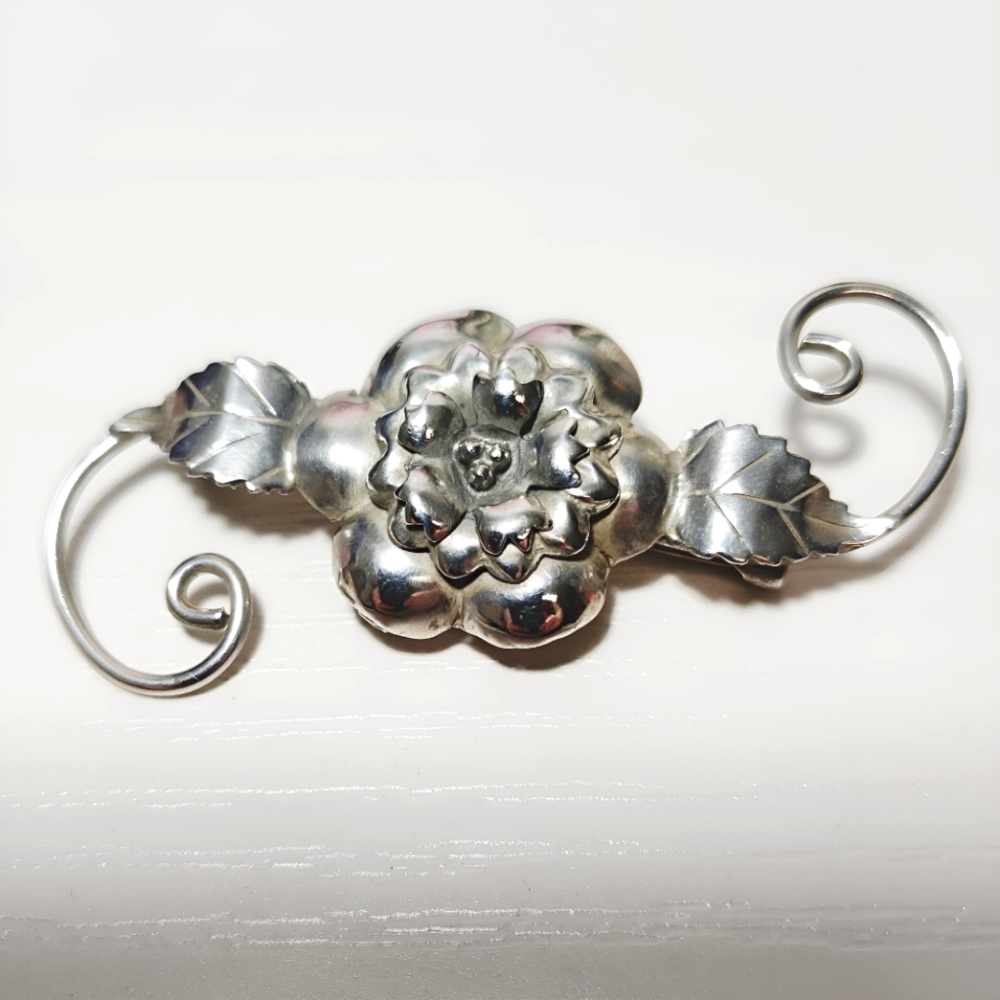 Vintage 1940's Sterling Silver Flower Leaf Spiral Brooch Pin